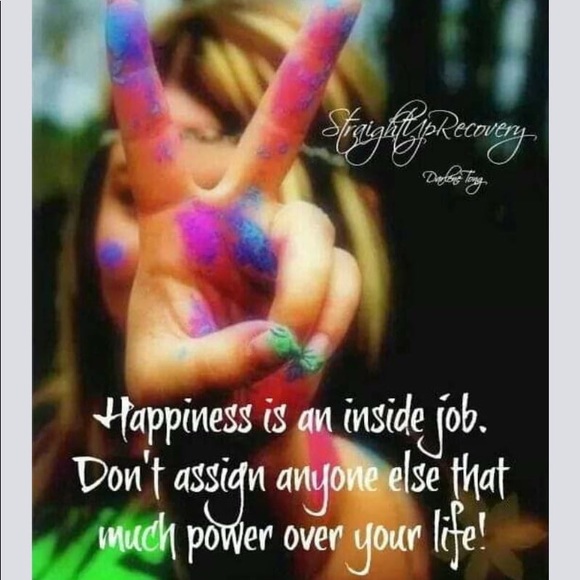 Meet your Posher, Sandi ☀️ - Picture 6 of 8